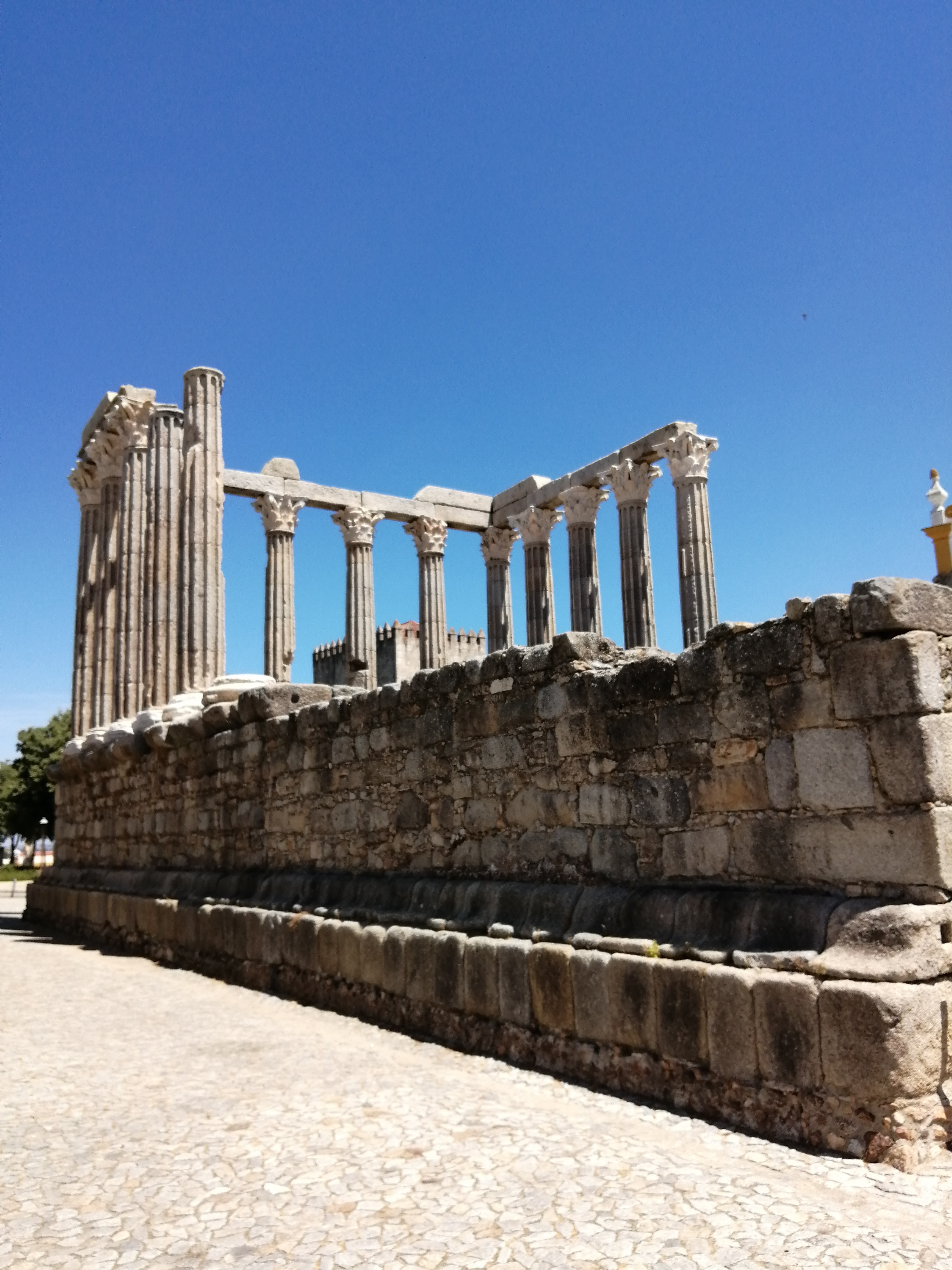 the roman temple in évora